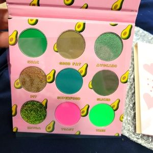 NWOT avocado love eye Palette